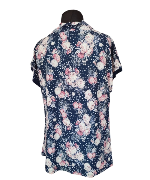 Bluzka z lejącym dekoltem typu woda - różowe kwiatuszki i białe groszki